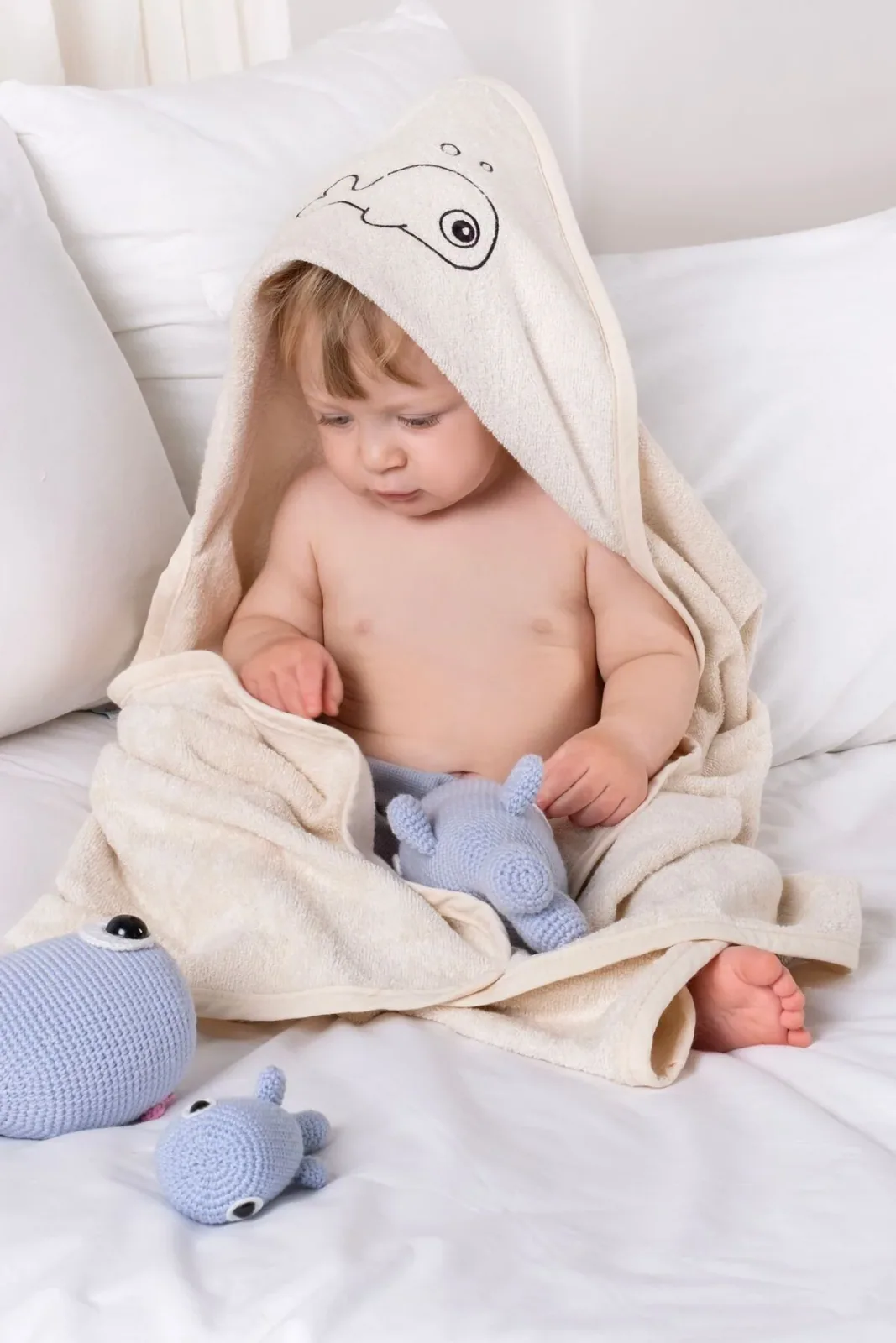 Bambu Balık Nakışlı Bebek Havlu Kundak Ve Kese Seti